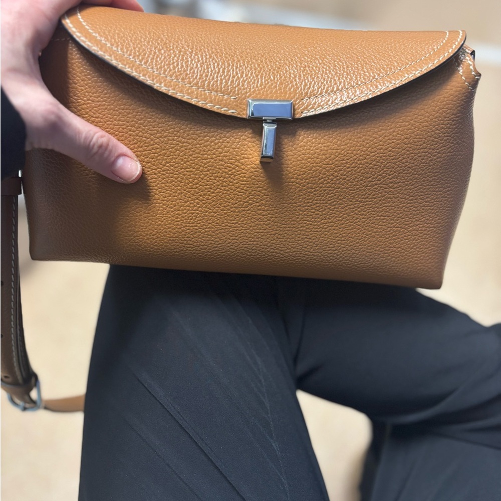 Toteme T-lock clutch genuine Leather bag with Silver Hardware - Picture 8 of 8